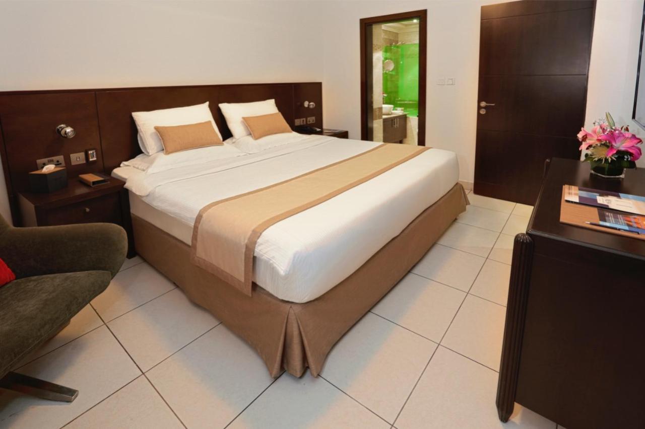 Mena Aparthotel Albarsha At The Mall Dubái Exterior foto
