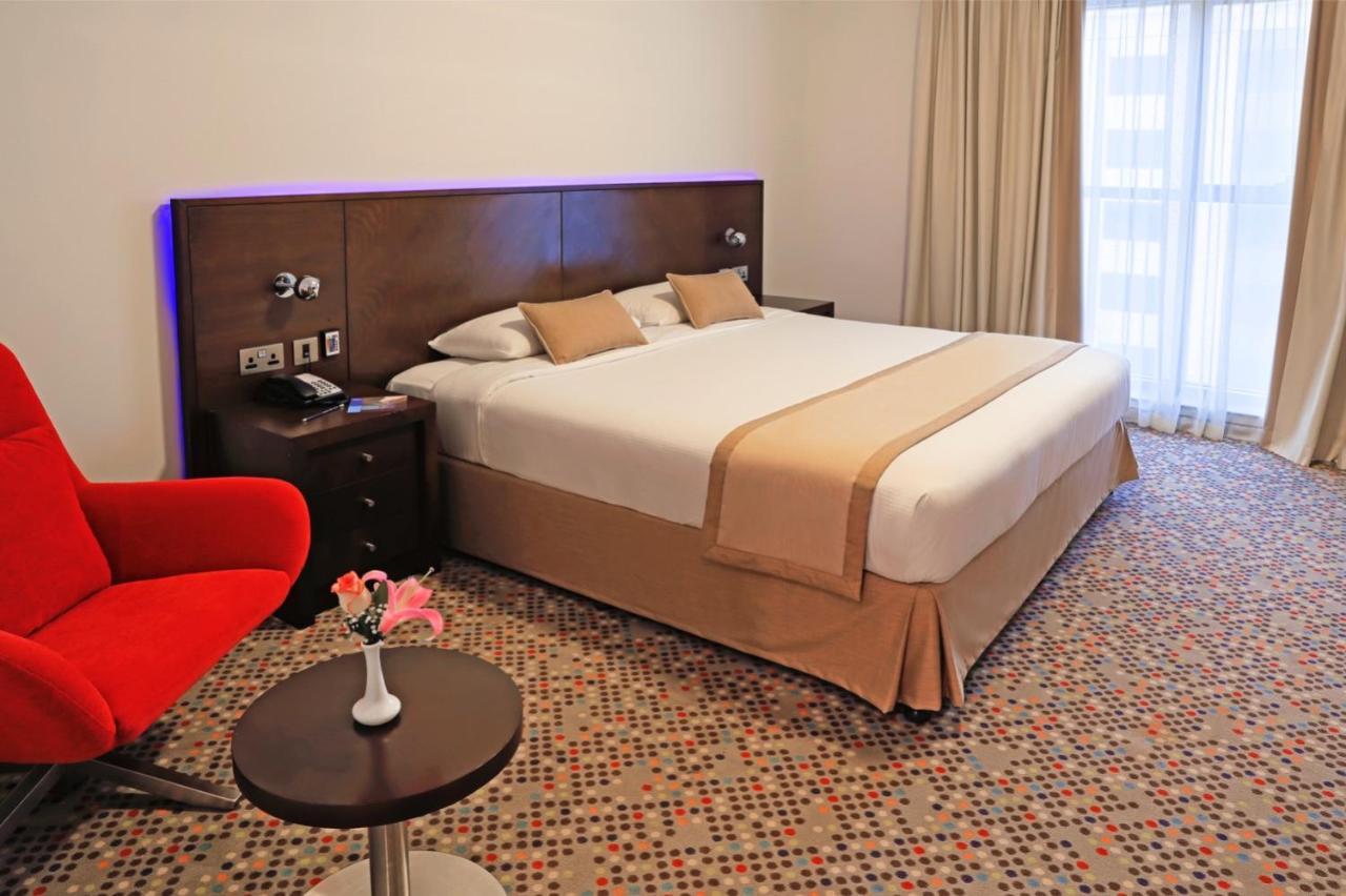 Mena Aparthotel Albarsha At The Mall Dubái Exterior foto